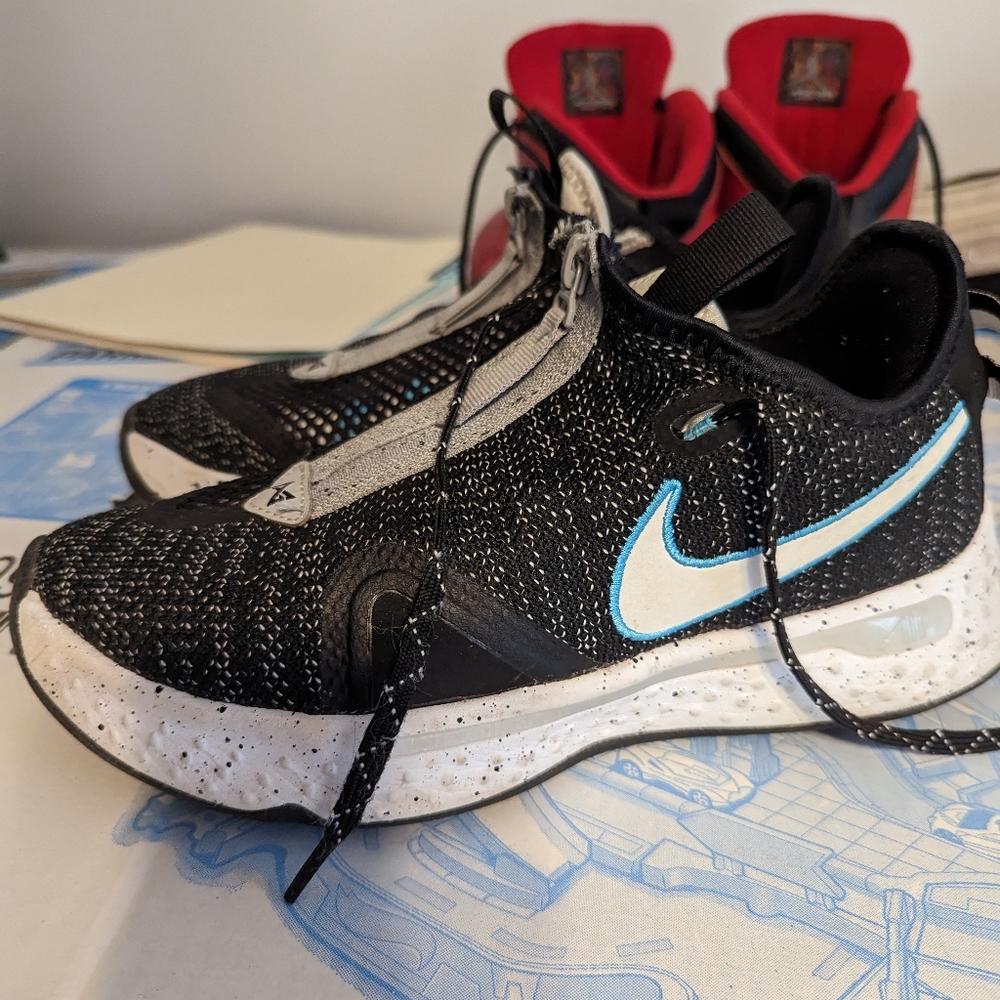 Nike PG4 basketball shoes black/white/wolf grey